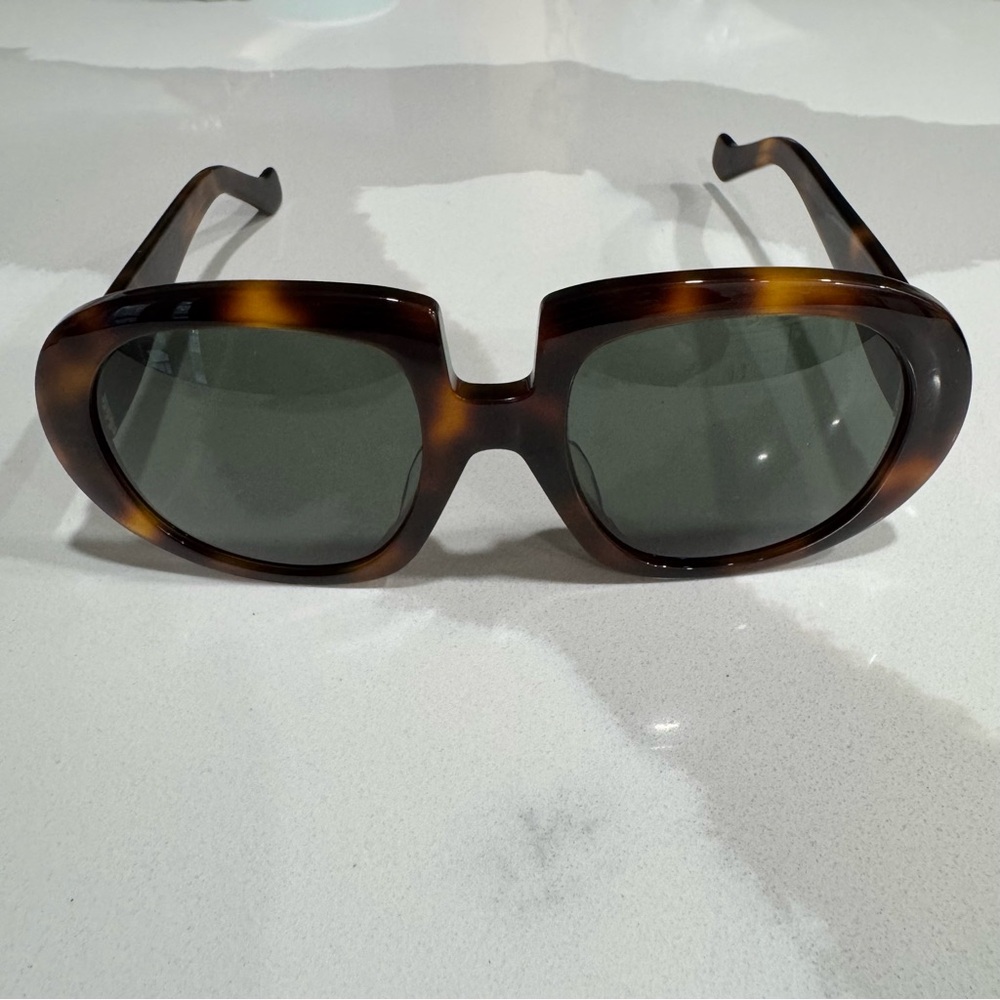LOEWE Tortoiseshell Round Sunglasses - Picture 9 of 11